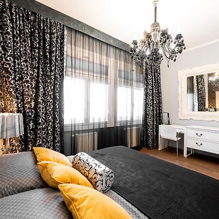 Premium Apt Kosice Center 3 Room 150M2 Hlavna Ulica Kültér fotó